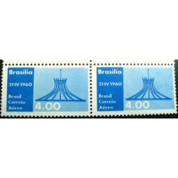 Imagem do par de selos postais anunciados