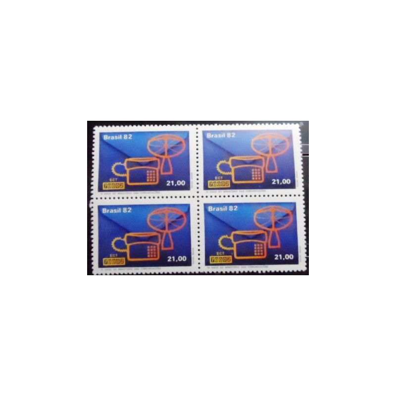 Quadra de selos postais do Brasil de 1982 - Ministério Comunicações