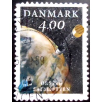 Selo postal da Dinamarca de 1999 Satelite & Earth