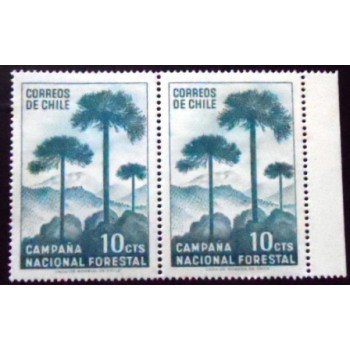 Par de selos postais do Chile de 1967 Araucária M PR