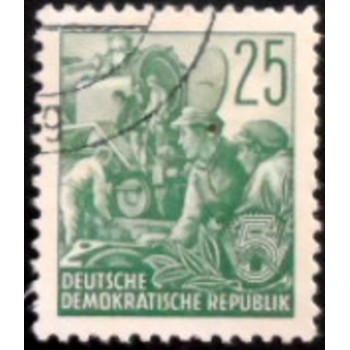 Imagem similar à do selo postal da Alemanha de 1957 Locomotive Brigade U