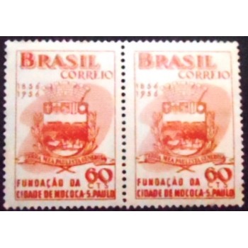 Imagem do par de selos postais do Brasil de 1956 Centenário de Mococa U PR