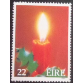 Imagem do selo postal da Irlanda de 1985 Lighted Candle and Holly anunciado