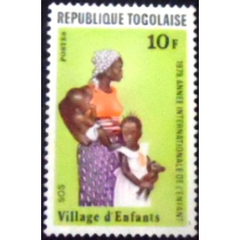 Imagem do selo postal do Togo de 1979 Mother and children anunciado