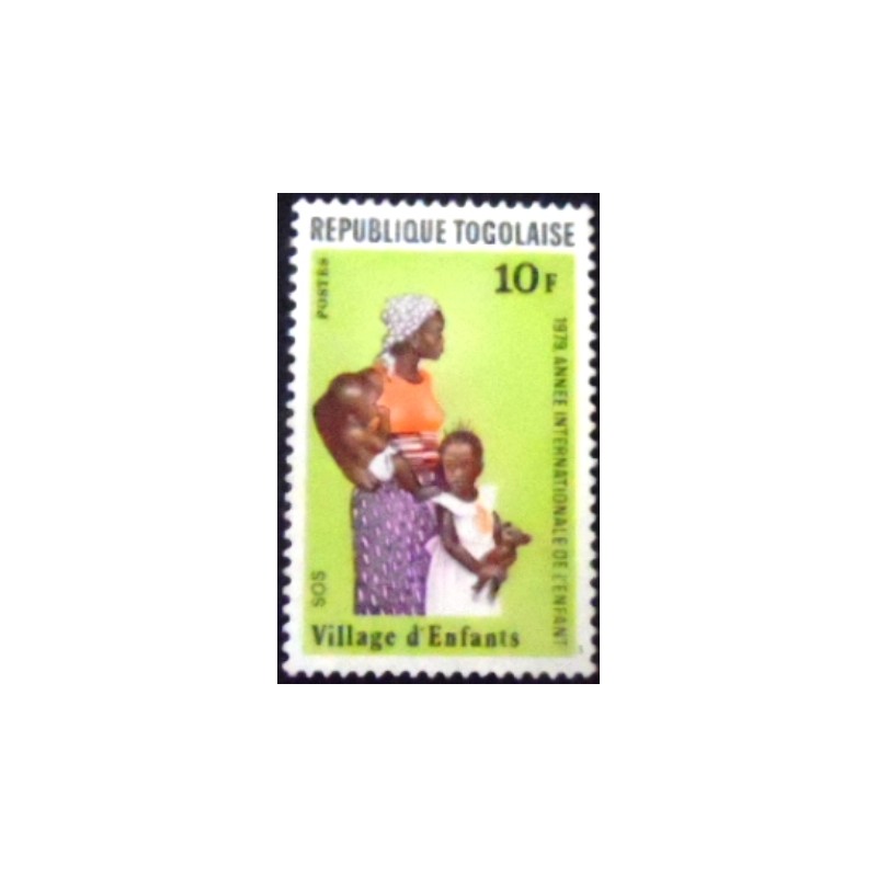 Imagem do selo postal do Togo de 1979 Mother and children anunciado