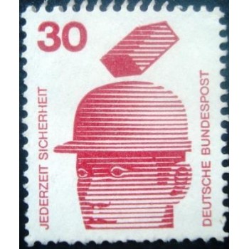 Imagem do selo postal da Alemanha de 1972 Safety helmet NA
