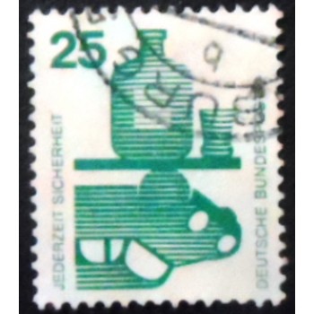 Imagem do selo postal da Alemanha de 1971 Alcohol and Front of Car ARa anunciado