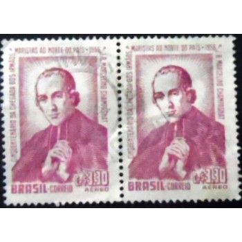 Imagem do par de selos postais do Brasil de 1956 Irmãos Maristas U anunciada