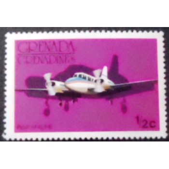 Imagem do selo postal de Granada-Grenadines de 1976 Piper Apache anunciado