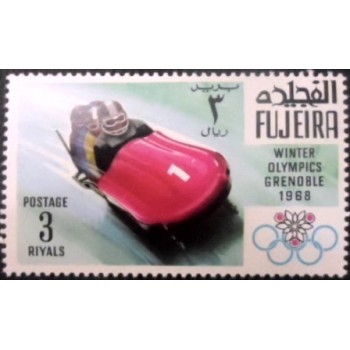 Imagem do selo postal de Fujeira de 1968 Bobsleigh anunciado