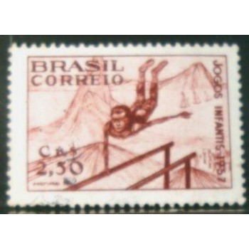 Imagem similar à do selo postal do Brasil de 1957 Jogos Infantis U anunciado