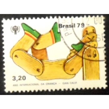 Imagem doi selo postal do Brasil de 1978 Boneca de Pau MCC