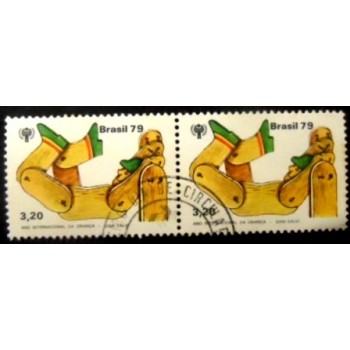 Imagem do par de selos do Brasil de 179 Boneca de Pau MCC