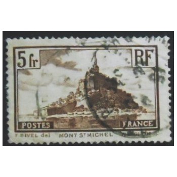 Imagem similar à do selo postal da França de 1930 Mont Saint Michel U anunciado