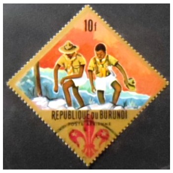 Imagem do selo postal de Burundi de 1967 Scouts on hiking trip anunciado