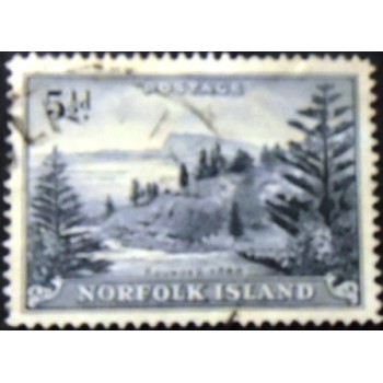 Imagem do selo postal de Norfolk Island de 1947 Ball Bay 5½ anunciado