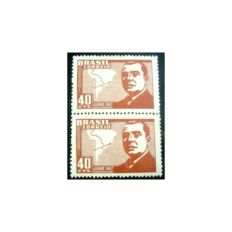 Par de selos postais do Brasil de 1947 Gonzales Videla M V