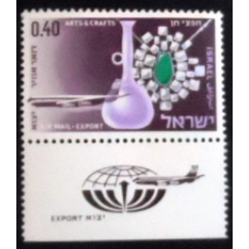 Imagem do selo postal de Israel de 1968 Arts and Crafts M anunciado