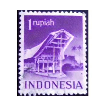 Imagem do selo postal da Indonésia de 1949 Temples and Buildings Toraja house anunciado