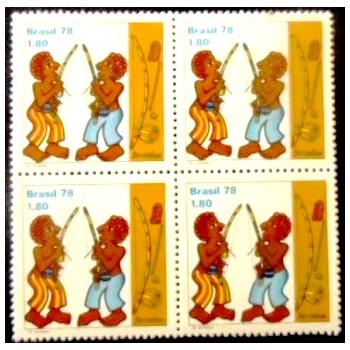 Imagem da quadra de selos postais do Brasil de 1978 Tocadores de Berimbau