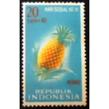Imagem do selo postal da Indonésia de 1961 Nenas anunciado