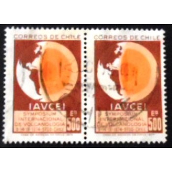 Par de selos postais do Chile de 1974 International Vulcanology Symposium