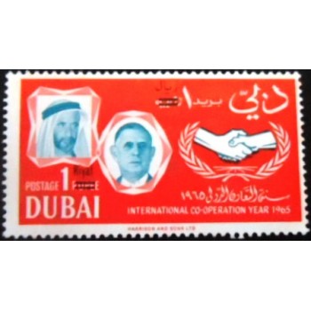 Selo postal de Dubai de 1966 Sheik Rashid ben Said and Charles de Gaulle