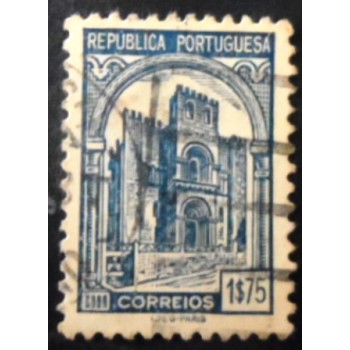 Imagem similar á do selo postal de Portugal de 1935 Cathedral of Coimbra 1,75