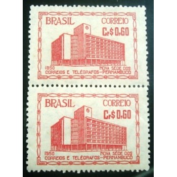 Par de selos postais do Brasil de 1951 Correio Pernambuco