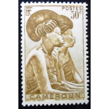 Selo postal de Camarões de 1946 Tikar Women