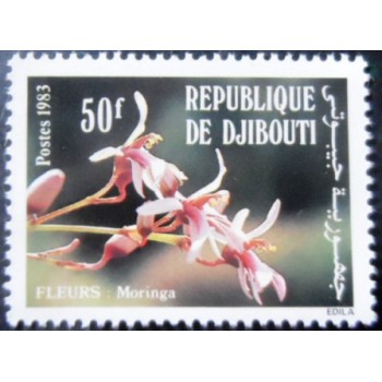 Selo postal de Djibouti de 1983 Fleurs moringa