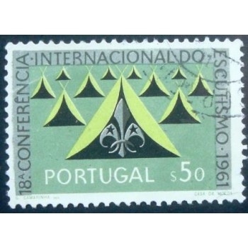 Imagem similar à do selo postal de Portugal de 1962 Tents and Scout emblems 50