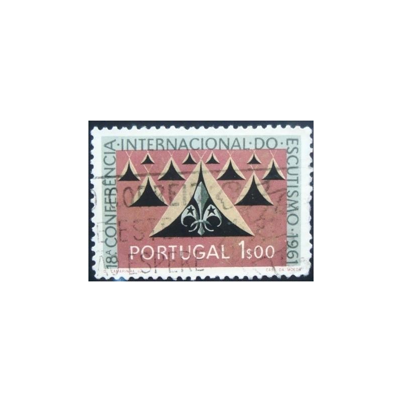 Imagem similar à do selo postal de Portugal de 1962 Tents and Scout emblems 1$