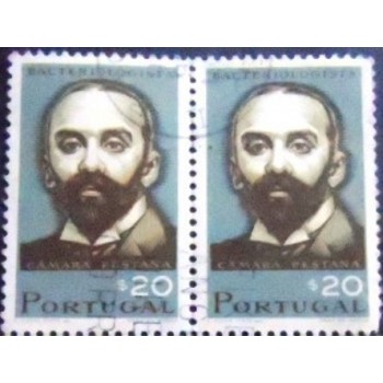 Par de selos de Portugal de 1966 Câmara Pestana