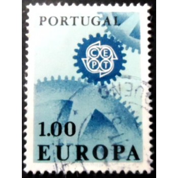 Imagem similar à do selo postal de Portugal de 1967 C.E.P.T. Cogwheels 1