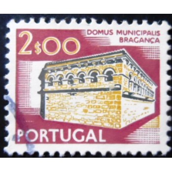 Imagem similar à do selo postal de Portugal de 1974 Bragança City Hall