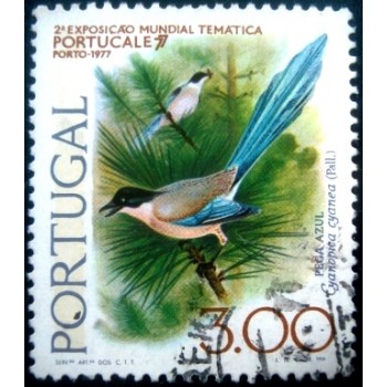 Imagem similar à do selo postal de Portugal de 1976 Azure-winged Magpie