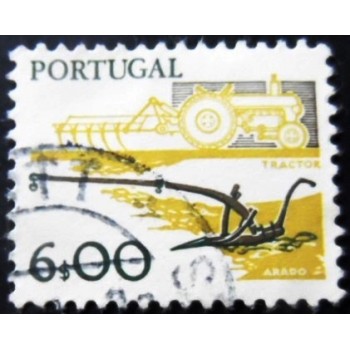 Imagem similar à do selo postal de Portugal de 1978 Plough and tractor