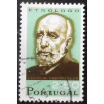 Imagem similar à do selo postal de Portugal de 1956 Ferreira da Silva Teacher U