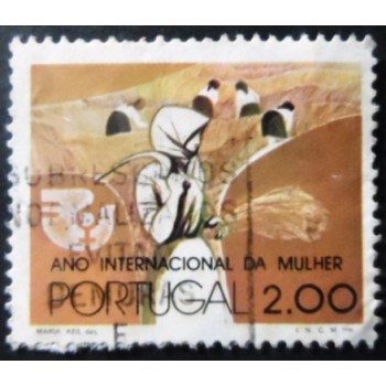 Selo postal de Portugal de 1975 Woman farm worker