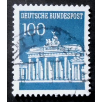 Imagem similar à do selo postal da Alemanha Berlim de 1966 Brandenburg Gate