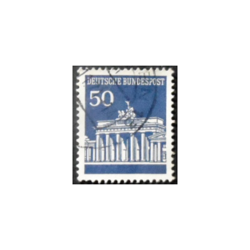 Imagem similar à do selo postal da Alemanha Berlim de 1966 Brandenburg Gate