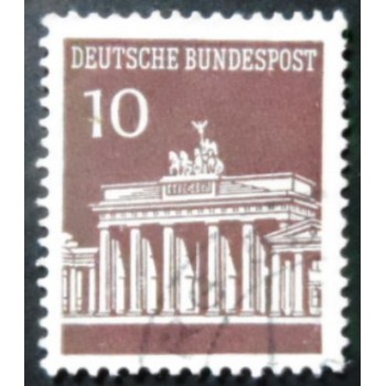 Imagem similar à do selo postal da Alemanha Berlim de 1966 Brandenburg Gate 10