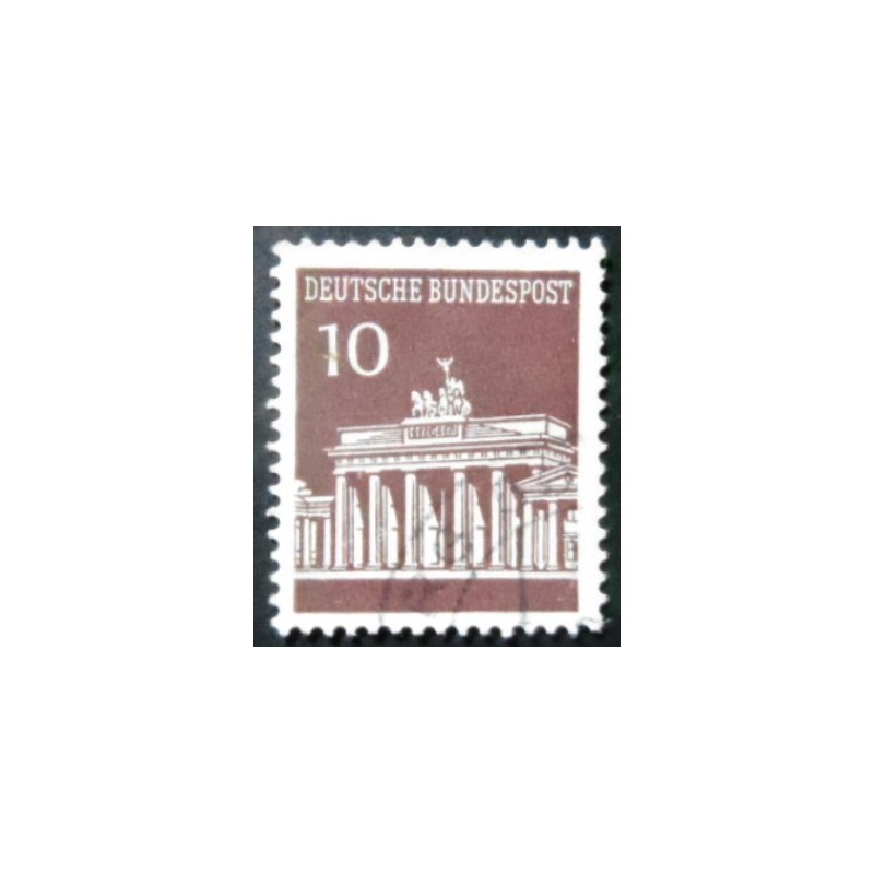 Imagem similar à do selo postal da Alemanha Berlim de 1966 Brandenburg Gate 10