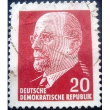 Imagem similar à do selo postal da Alemanha de 1961 Walter Ernst Paul Ulbricht 20