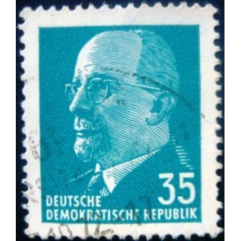 Imagem similar à do selo postal da Alemanha de 1971 Walter Ernst Paul Ulbricht 35