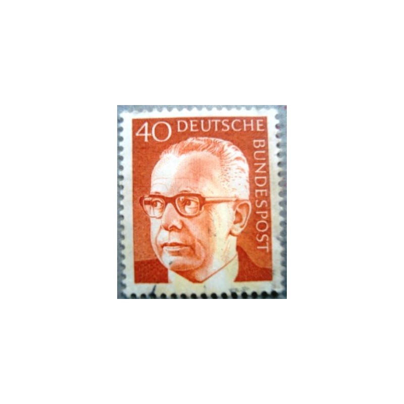 Imagem similar à do selo postal da Alemanha de 1971 Dr. Gustav Heinemann 40