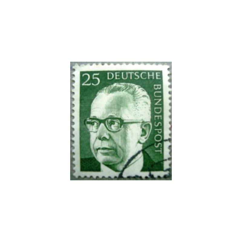 Imagem similar à do selo postal da Alemanha de 1971 Dr. Gustav Heinemann 25