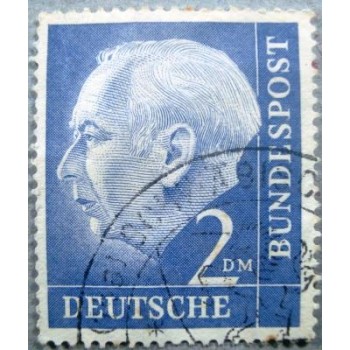 Imagem similar à do selo postal da Alemanha de 1954 Theodor Heuss 2 U