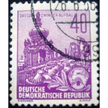 Imagem similar à do selo postal da Alemanha de 1953 Dresden Zwinger 48